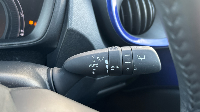 Toyota Aygo X 1.0 VVT-i Edge 5dr Petrol Hatchback